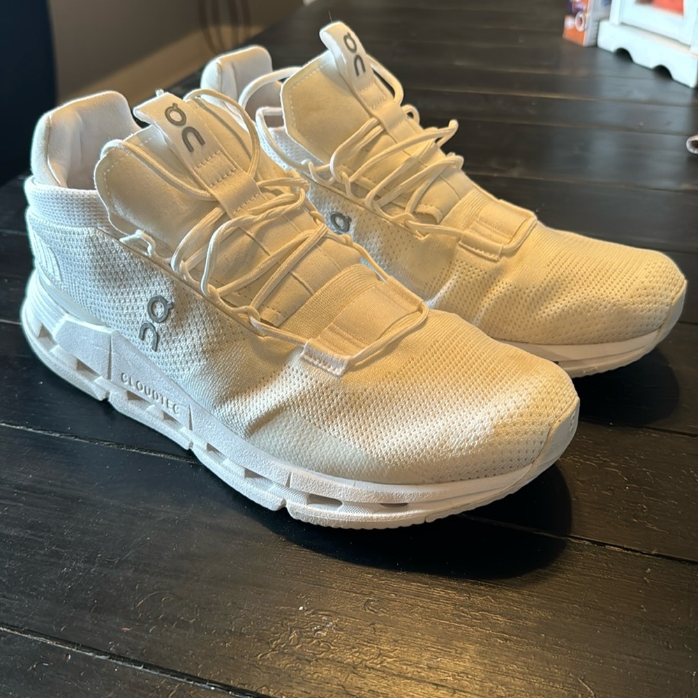 Men’s ON CLOUDS
